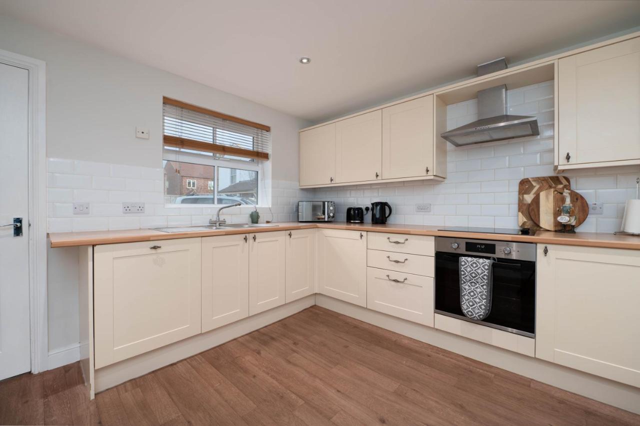 Vila Stunning 3 Bed With Parking & Garden Market Rasen Exteriér fotografie